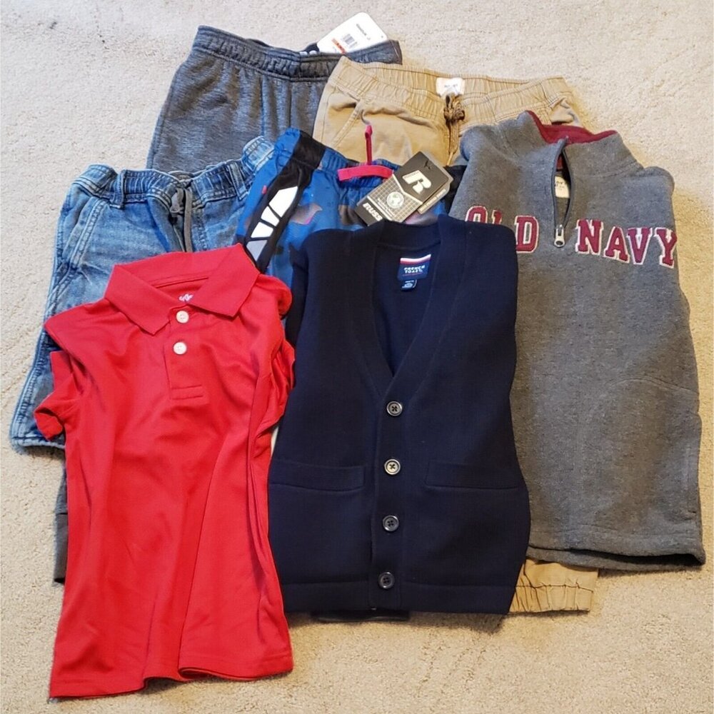 7 Piece Youth Boys Size S (6/7) Clothes